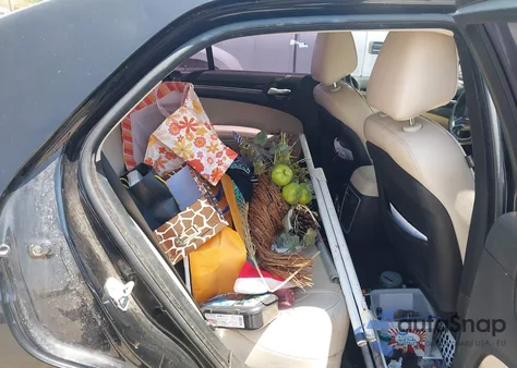 2018 Chrysler 300 Limited from USA, damaged, VIN 2C3CCAEG6JH148526